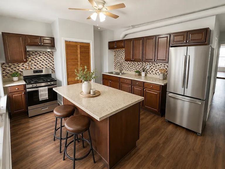 1549 W Chicago Ave #3 — Photo 3