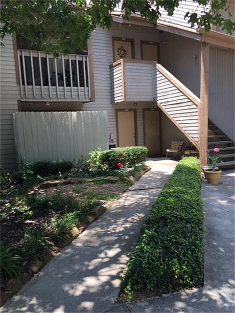1st image of 3900 Aspen Dr #103