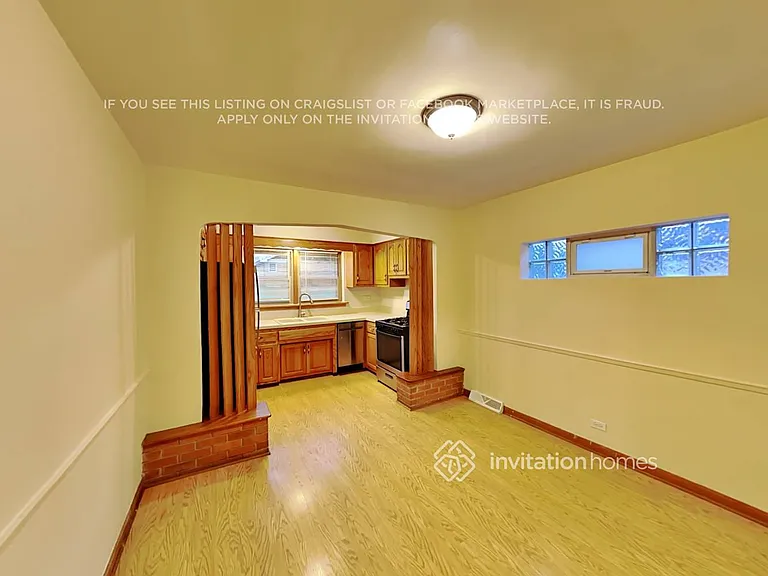 10933 S Tripp Ave — Photo 7