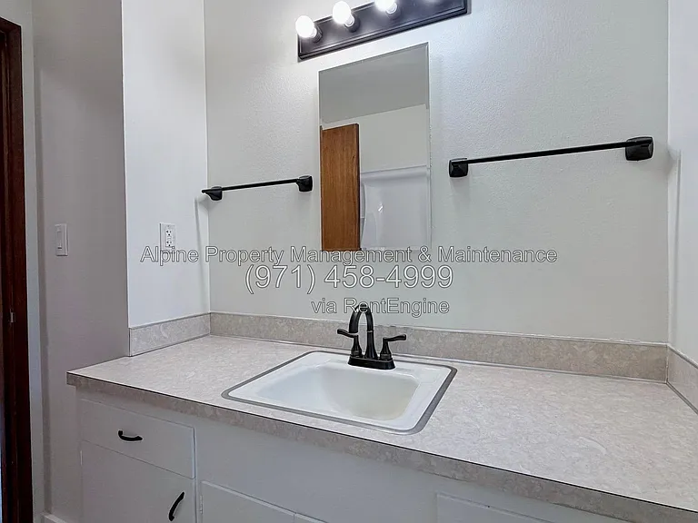 7030 SW Canyon Crest Dr #7 — Photo 16
