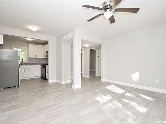 2nd image of 316 NE 11th St APT 102