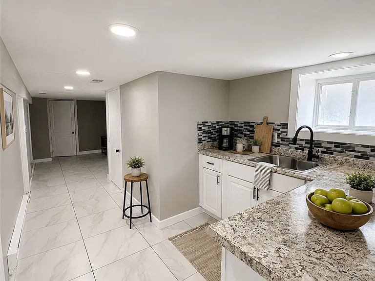 90 W 3rd St #1 — Photo 9