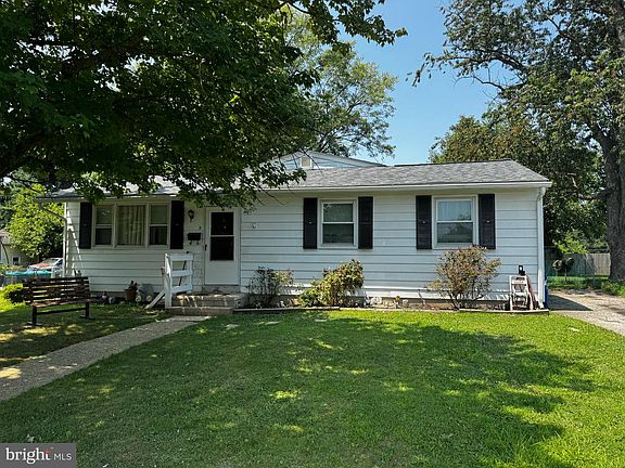 2nd image of 2 Walnut Dr