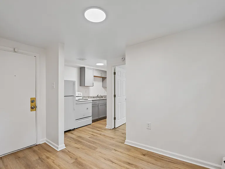 441-443 445 Library St #6 — Photo 3