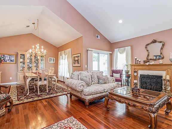 5th image of 36 Constantine Way #36