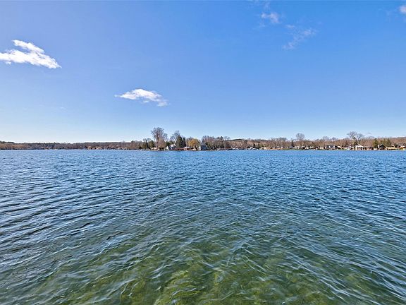 3rd image of 1982 S Ortonville Rd