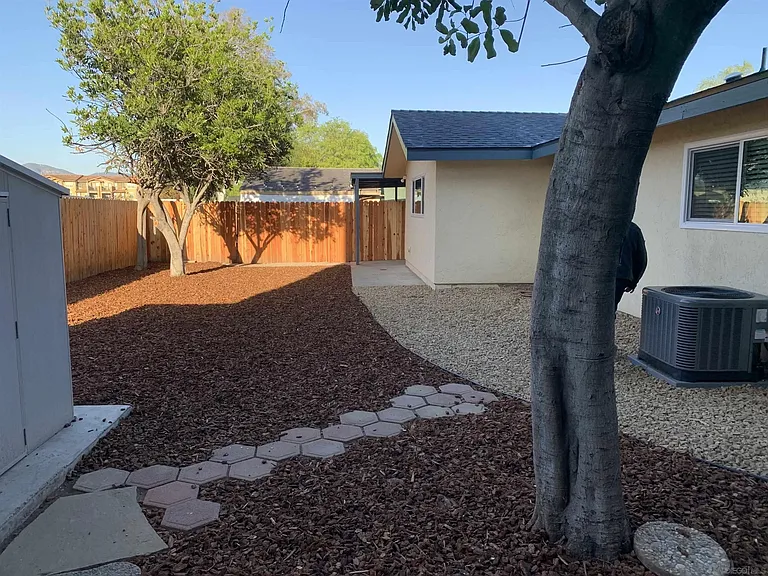 10343 Lunar Ln — Photo 19