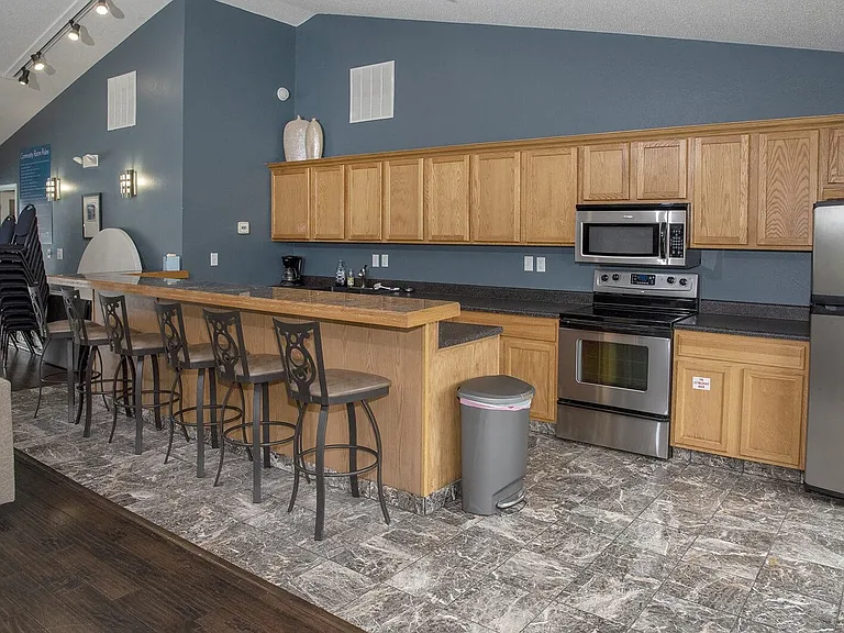 5900 Roose St — Photo 34