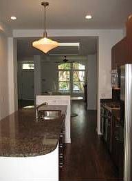2nd image of 2137 W Cortland St