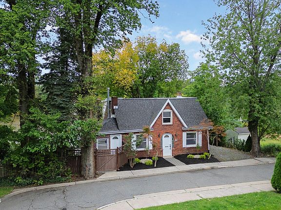3rd image of 14 Wyckoff Street