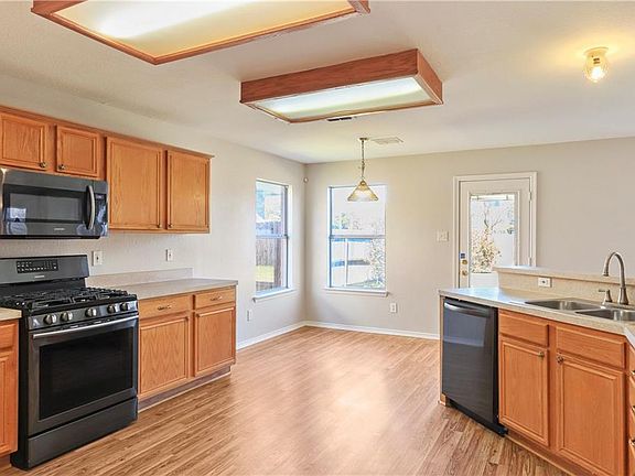 2nd image of 2732 N Hampton Dr