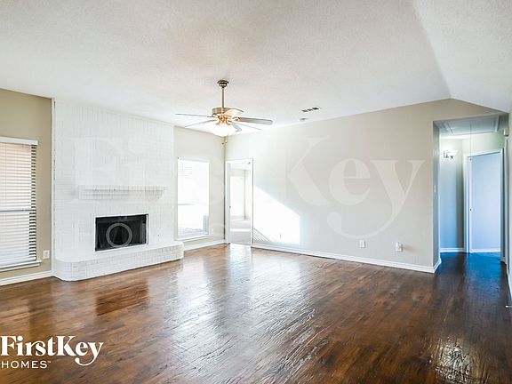 3rd image of 2620 Buck Dr