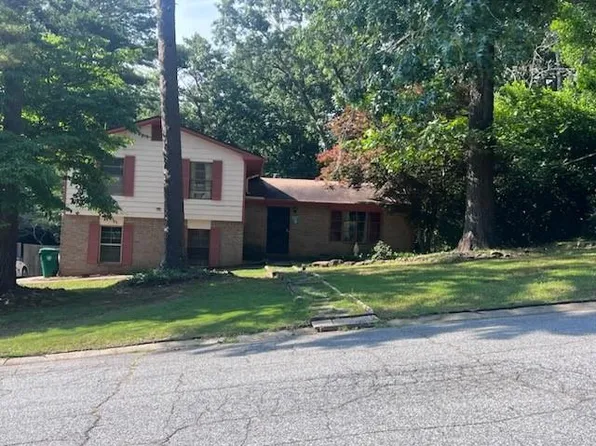 6684 Heathrow Ln, Stone Mountain, GA 30087