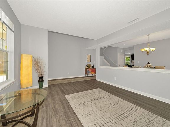 5th image of 5884 Long Lake Ln