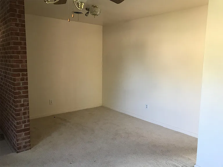 4220 Idlewood Dr — Photo 5