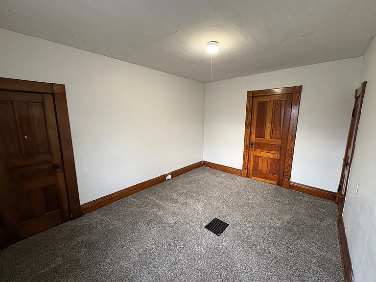 211 S Morton St — Photo 17