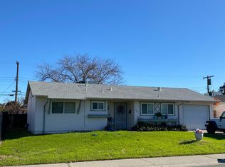 7033 Forman Way, Sacramento, CA 95828