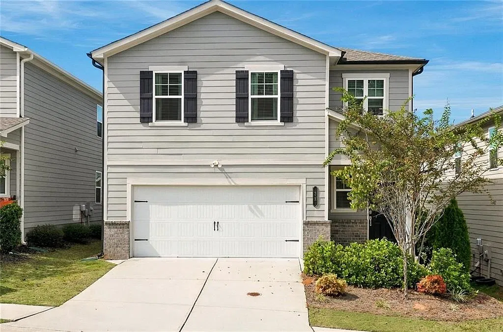 4 bed, 2.5 bath, 1928 sqft, $2,000 — Photo 1