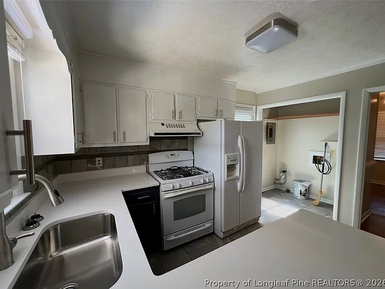 1319 Levy Dr — Photo 11
