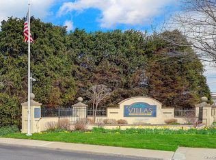 103 Narragansett Villas Drive, Lindenhurst, NY