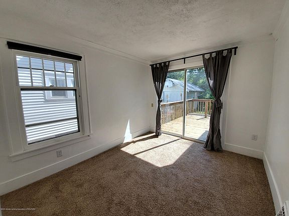 5th image of 400 N Clemens Ave