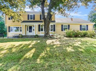 60 Haverhill Rd, Trumbull, CT 06611