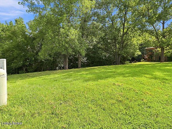 5th image of 2009 Hillcircle Rd