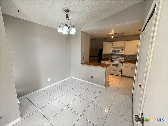 5th image of 2202 Cimmaron Dr