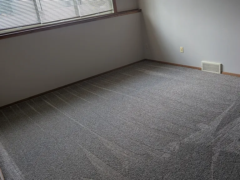 500 N Lewis Ave #1 — Photo 2