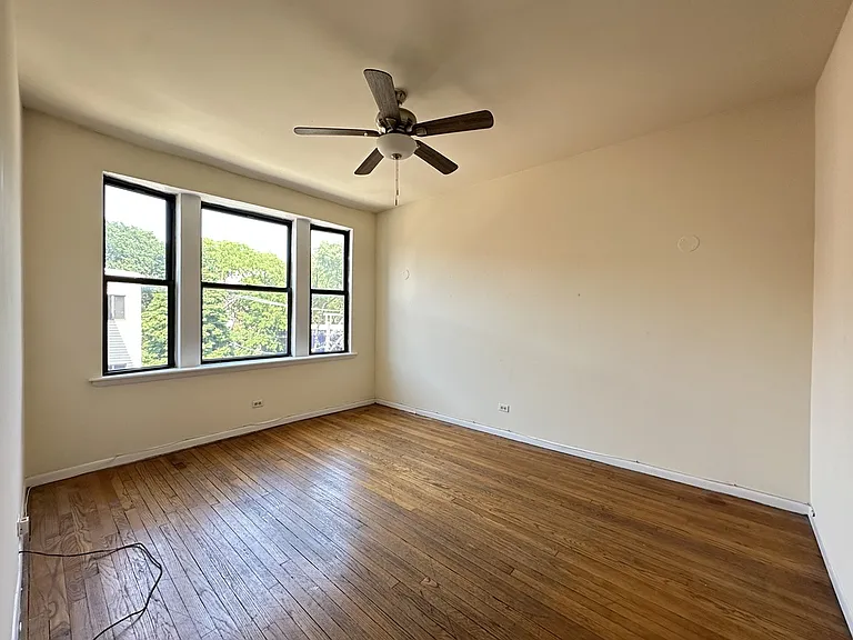 3147 W Medill Ave #4 — Photo 6