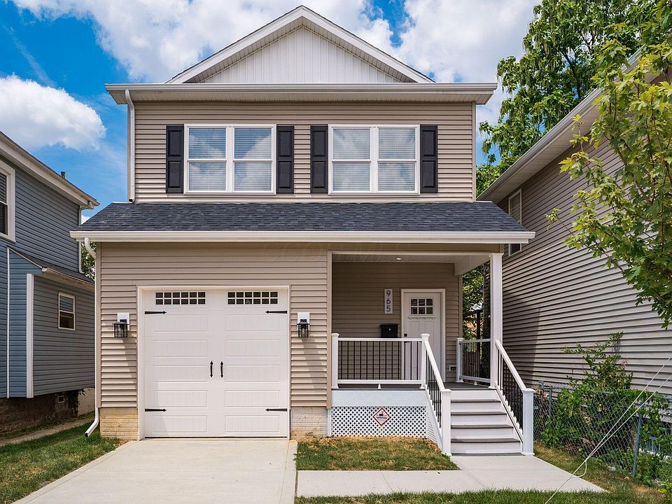 1st image of 965 Carpenter St