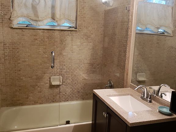 3rd image of 1800 Meridian Ave APT 7