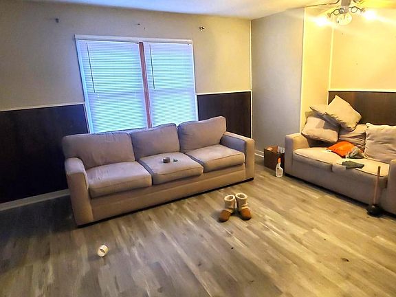2nd image of 35 5th Ave NE