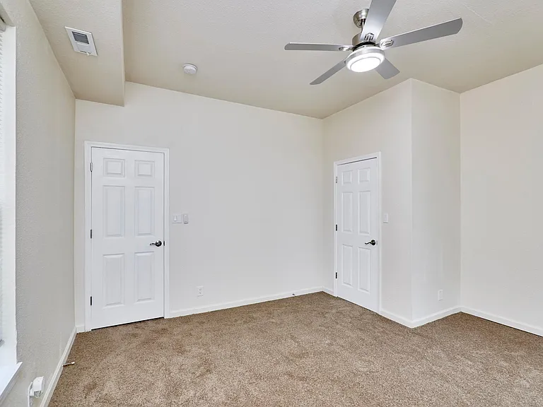 1421 N Park Pl — Photo 39