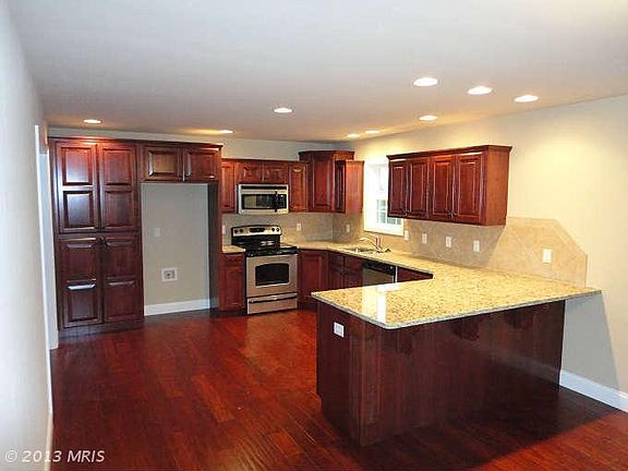 3rd image of 2406 Somerset Rd