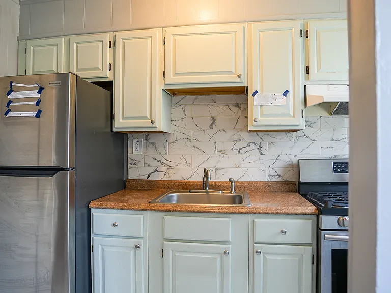 833 E Cold Spring Ln — Photo 11