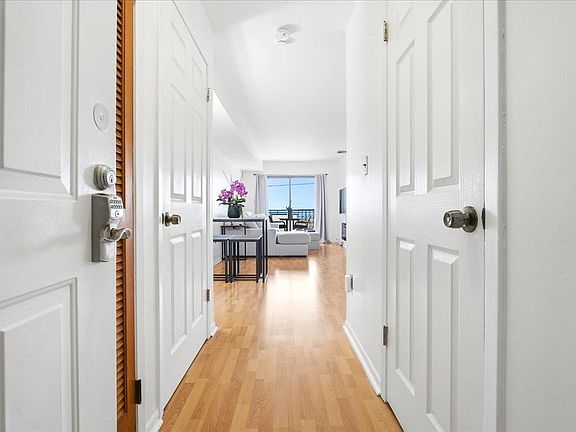 3rd image of 1906 Paterson Plank Rd APT 2E
