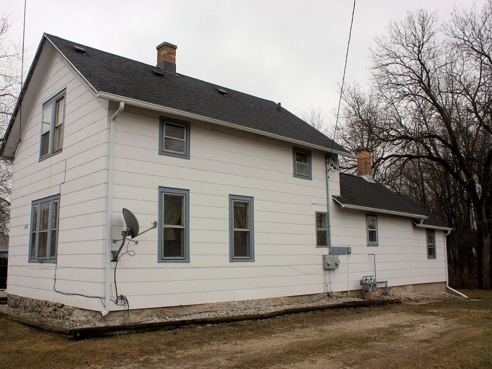 2nd image of 1163 Center Ave