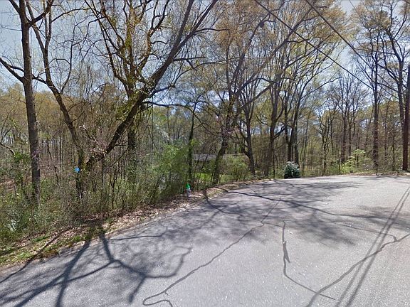 2nd image of 575 Somerset Dr
