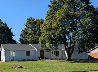 213 Pine Valley Dr, Rochester, NY 14626