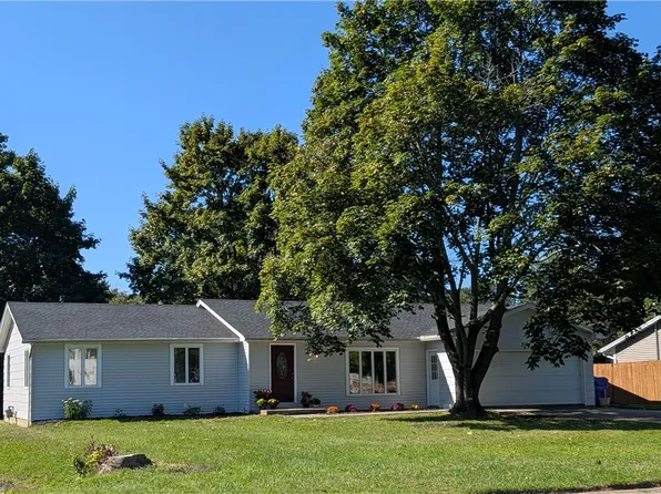 213 Pine Valley Dr, Rochester, NY 14626