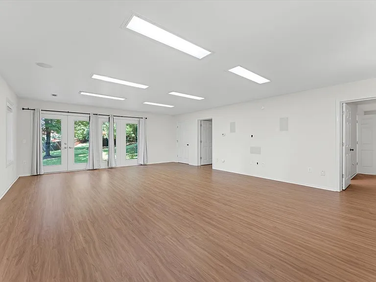 3261 Eden Dr — Photo 3
