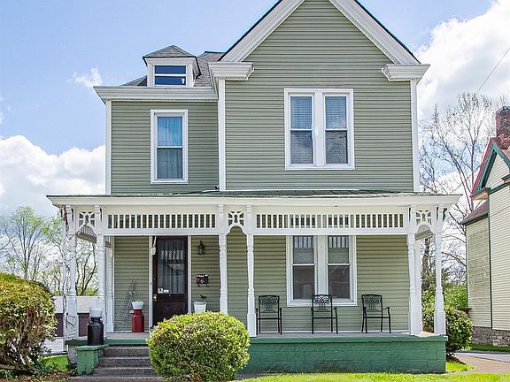 2nd image of 1120 Pleasant St