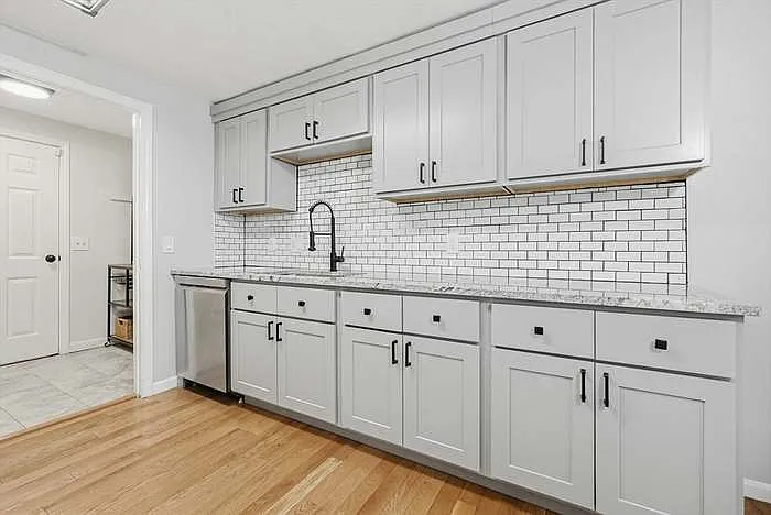 33 Santoro Rd — Photo 11