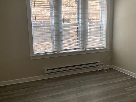 2nd image of 839.5 W Cornelia Ave #1S