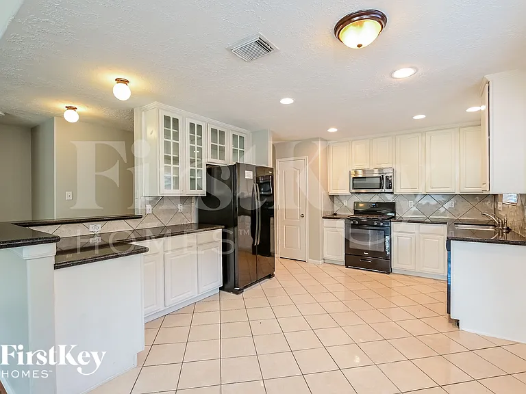 11931 Belle Ct — Photo 4