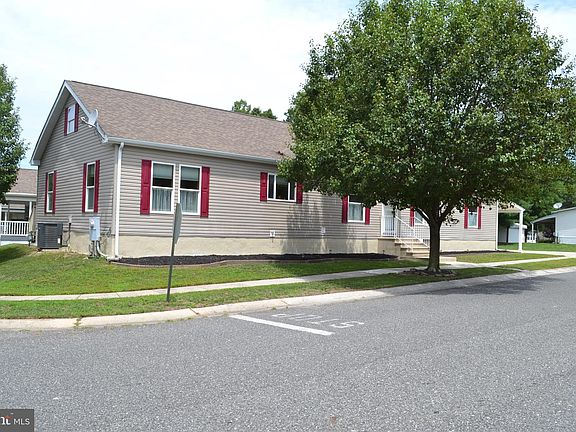 2nd image of 1616 Pennsylvania Ave Unit 127