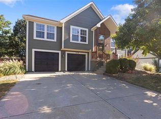 628 E Dogwood St, Gardner, KS 66030