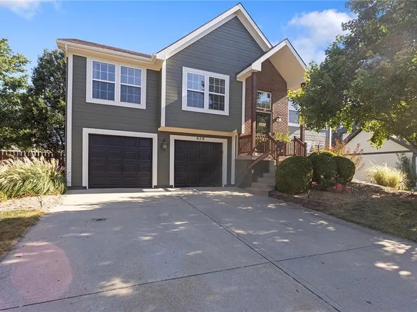 628 E Dogwood St, Gardner, KS 66030