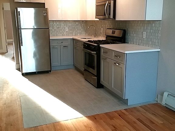 2nd image of 426 Franklin Ave APT 2